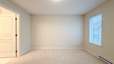 Entry Foyer Photo of 128 5550 Admiral Way, Ladner, BC