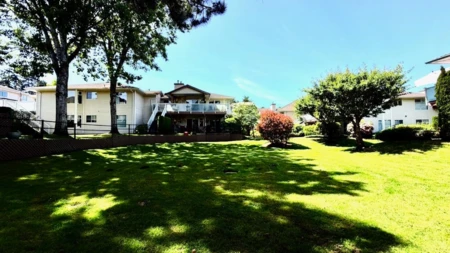 Garden / Landscaping Photo of 153 6875 121 Street, Surrey, BC