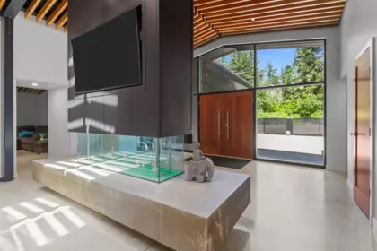 Kitchen Island Photo of 2409 Windridge Drive, North Vancouver, BC