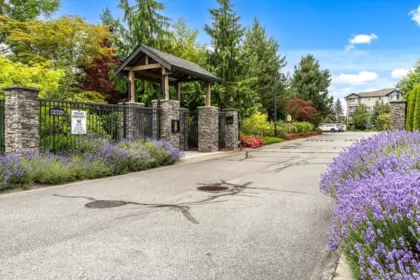 Garden / Landscaping Photo of 313 32729 Garibaldi Drive, Abbotsford, BC