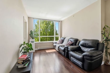 Guest Bathroom Photo of 424 4078 Knight Street, Vancouver, BC
