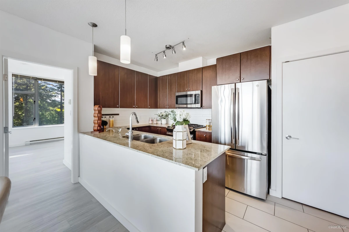 Dining Area Photo of 1206 280 Ross Drive, New Westminster, BC