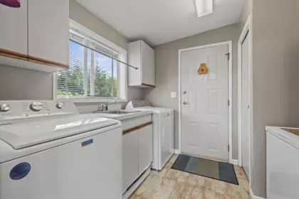 Hallway Photo of 260 27111 Avenue, Langley, BC
