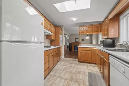 Kitchen Island Photo of 260 27111 Avenue, Langley, BC