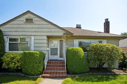 657 E Keith Road, North Vancouver, BC, North Vancouver — Single Family Residence for sale