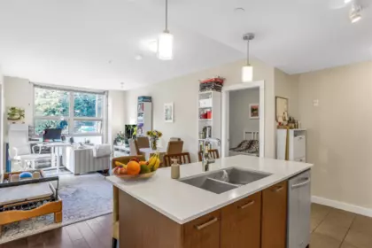 204 1177 Marine Drive, North Vancouver, BC, North Vancouver — Apartment/Condo for sale