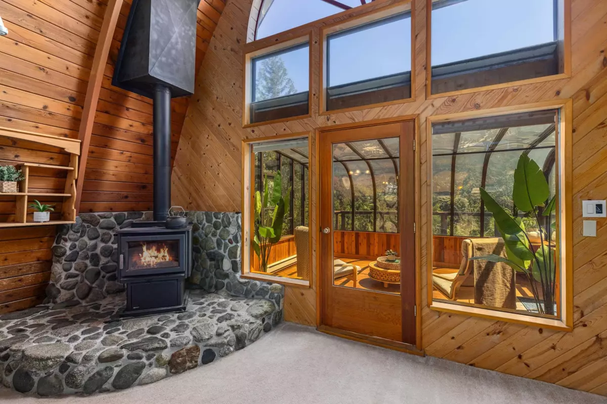 Living Room Photo of 9480 Emerald Drive, Whistler, BC