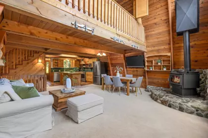 9480 Emerald Drive, Whistler, BC, Whistler — Single Family Residence for sale