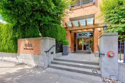 406 500 Klahanie Drive, Port Moody, BC, Port Moody — Apartment/Condo for sale