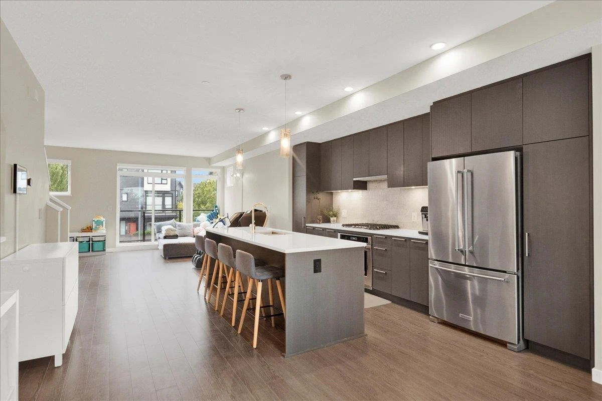 Family Room Photo of 105 4662 Hemlock Way, Tsawwassen, BC