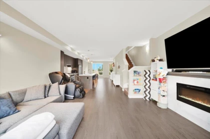 Primary Bedroom Photo of 105 4662 Hemlock Way, Tsawwassen, BC