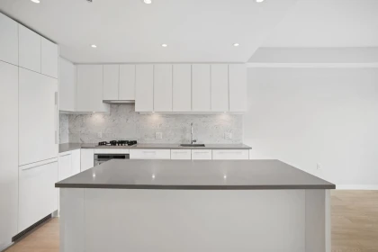 612 110 E 17th Street, North Vancouver, BC, North Vancouver — Apartment/Condo for sale