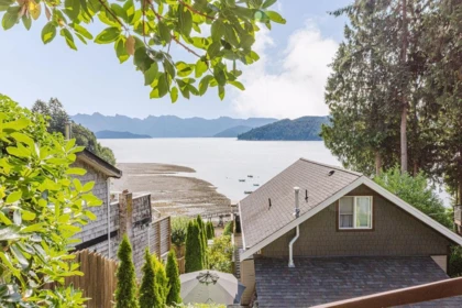 790 Marine Drive, Gibsons, BC, Gibsons — Single Family Residence for sale