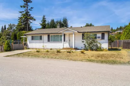 5605 Ocean Avenue, Sechelt, BC, Sechelt — Single Family Residence for sale