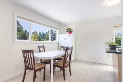 Kitchen Photo of 5605 Ocean Avenue, Sechelt, BC