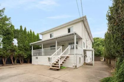 Hot Tub / Spa Photo of 1038 E 51st Avenue, Vancouver, BC