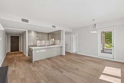 204 4080 Yukon Street, Vancouver, BC, Vancouver — Apartment/Condo for sale