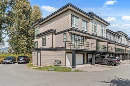 11 8413 Midtown Way, Chilliwack, BC, Chilliwack — Townhouse for sale