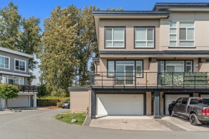 11 8413 Midtown Way, Chilliwack, BC, Chilliwack — Townhouse for sale