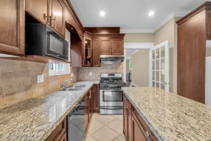 Kitchen Island Photo of 11520 Williams Road, Richmond, BC