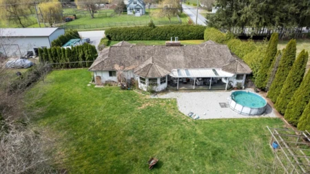 Front Yard Photo of 12486 256 Street, Maple Ridge, BC
