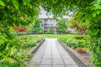 Front Yard Photo of 327 15918 26 Avenue, Surrey, BC