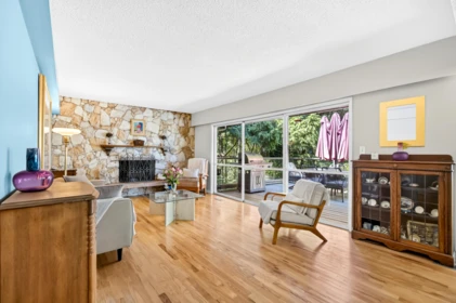 Breakfast Nook Photo of 990 Jarvis Street, Coquitlam, BC