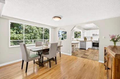 Kitchen Island Photo of 990 Jarvis Street, Coquitlam, BC