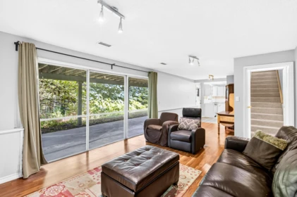 Laundry Room Photo of 990 Jarvis Street, Coquitlam, BC
