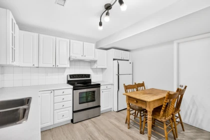Mudroom Photo of 990 Jarvis Street, Coquitlam, BC