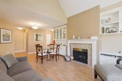 Kitchen Photo of 505 2059 Chesterfield Avenue, North Vancouver, BC