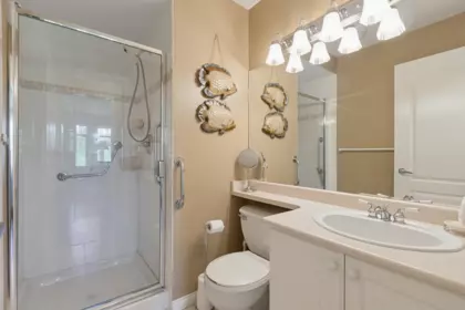 Mudroom Photo of 505 2059 Chesterfield Avenue, North Vancouver, BC