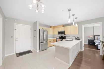 207 12083 92a Avenue, Surrey, BC, Surrey — Apartment/Condo for sale