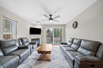 Kitchen Photo of 207 12083 92a Avenue, Surrey, BC