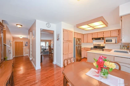 Kitchen Photo of 14961 86a Avenue, Surrey, BC