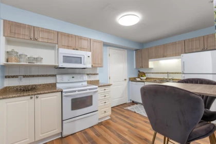 Kitchen Photo of 206 20433 53 Avenue, Langley, BC