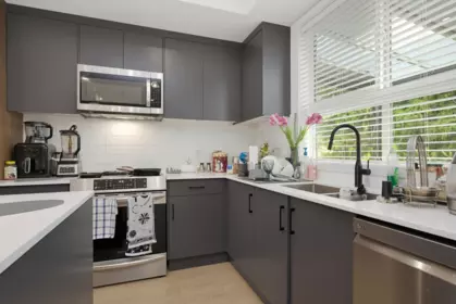 Kitchen Island Photo of 28 1502 Mccallum Road, Abbotsford, BC