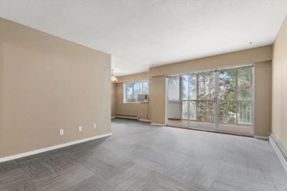 Kitchen Island Photo of 203 32070 Peardonville Road, Abbotsford, BC