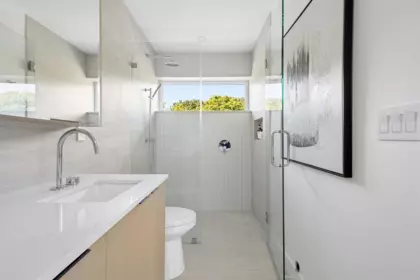 Hot Tub / Spa Photo of 1 2124 E 8 Avenue, Vancouver, BC