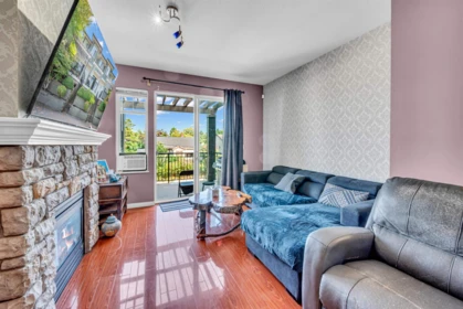 Breakfast Nook Photo of 6 1010 Ewen Avenue, New Westminster, BC