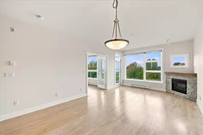 Kitchen Photo of 323 4500 Westwater Drive, Richmond, BC
