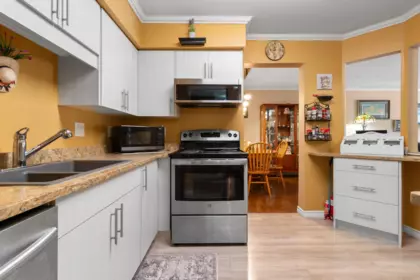 Kitchen Photo of 109 8725 Elm Drive, Chilliwack, BC
