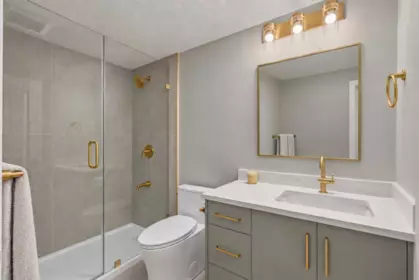 Primary Bathroom Photo of 315 13918 72 Avenue, Surrey, BC
