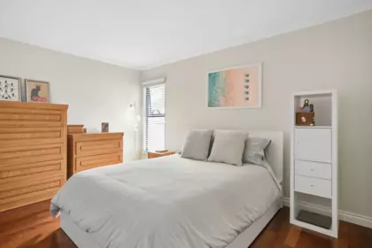 Laundry Room Photo of 3 886 Broughton Street, Vancouver, BC