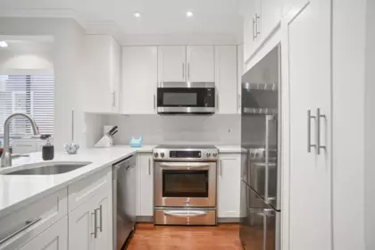 Loft / Bonus Room Photo of 3 886 Broughton Street, Vancouver, BC