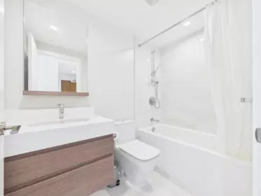 Primary Bathroom Photo of 2604 6537 Telford Avenue, Burnaby, BC