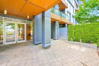 Entry Foyer Photo of 316 9150 University High Street, Burnaby, BC
