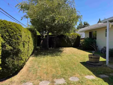Family Room Photo of 18366 64 Avenue, Surrey, BC