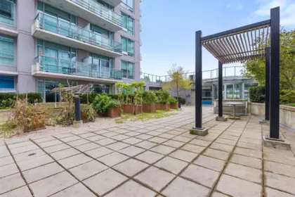 Garden / Landscaping Photo of 1503 5599 Cooney Road, Richmond, BC