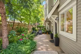 1071 Lynn Valley Road, North Vancouver, BC